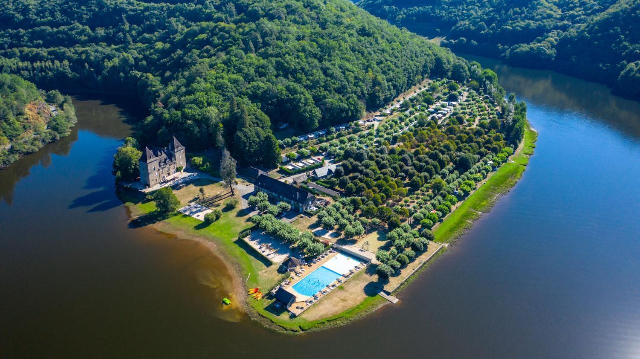 Camping Le Chateau Du Gibanel Saint-Martial-Entraygues Exteriér fotografie