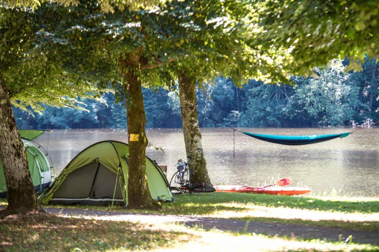 Camping Le Chateau Du Gibanel Saint-Martial-Entraygues Exteriér fotografie