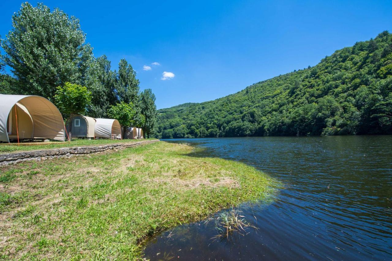 Camping Le Chateau Du Gibanel Saint-Martial-Entraygues Exteriér fotografie