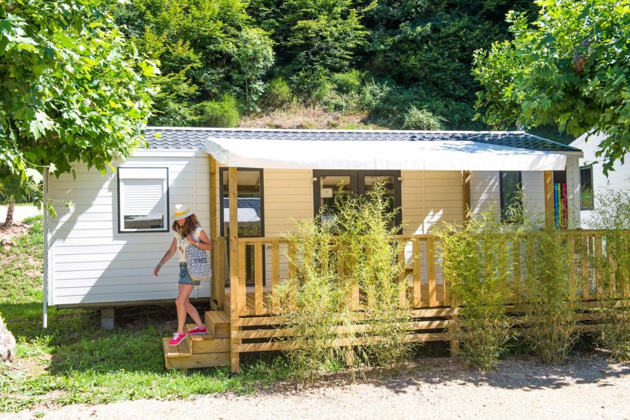 Camping Le Chateau Du Gibanel Saint-Martial-Entraygues Exteriér fotografie