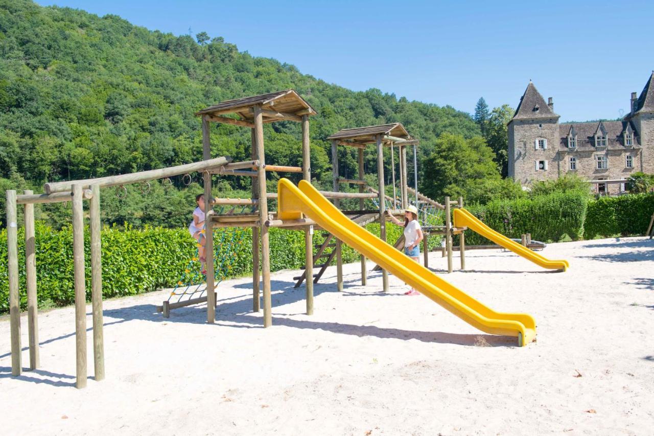 Camping Le Chateau Du Gibanel Saint-Martial-Entraygues Exteriér fotografie