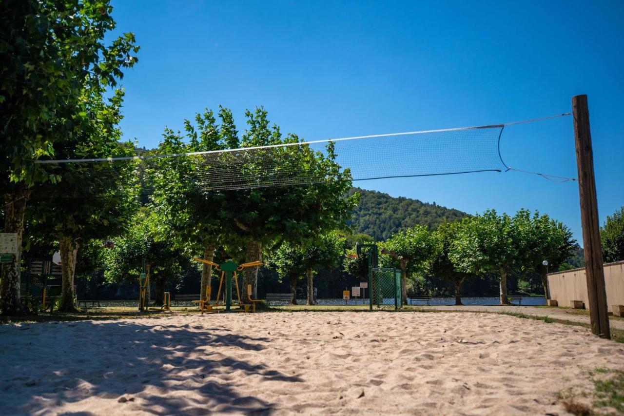 Camping Le Chateau Du Gibanel Saint-Martial-Entraygues Exteriér fotografie