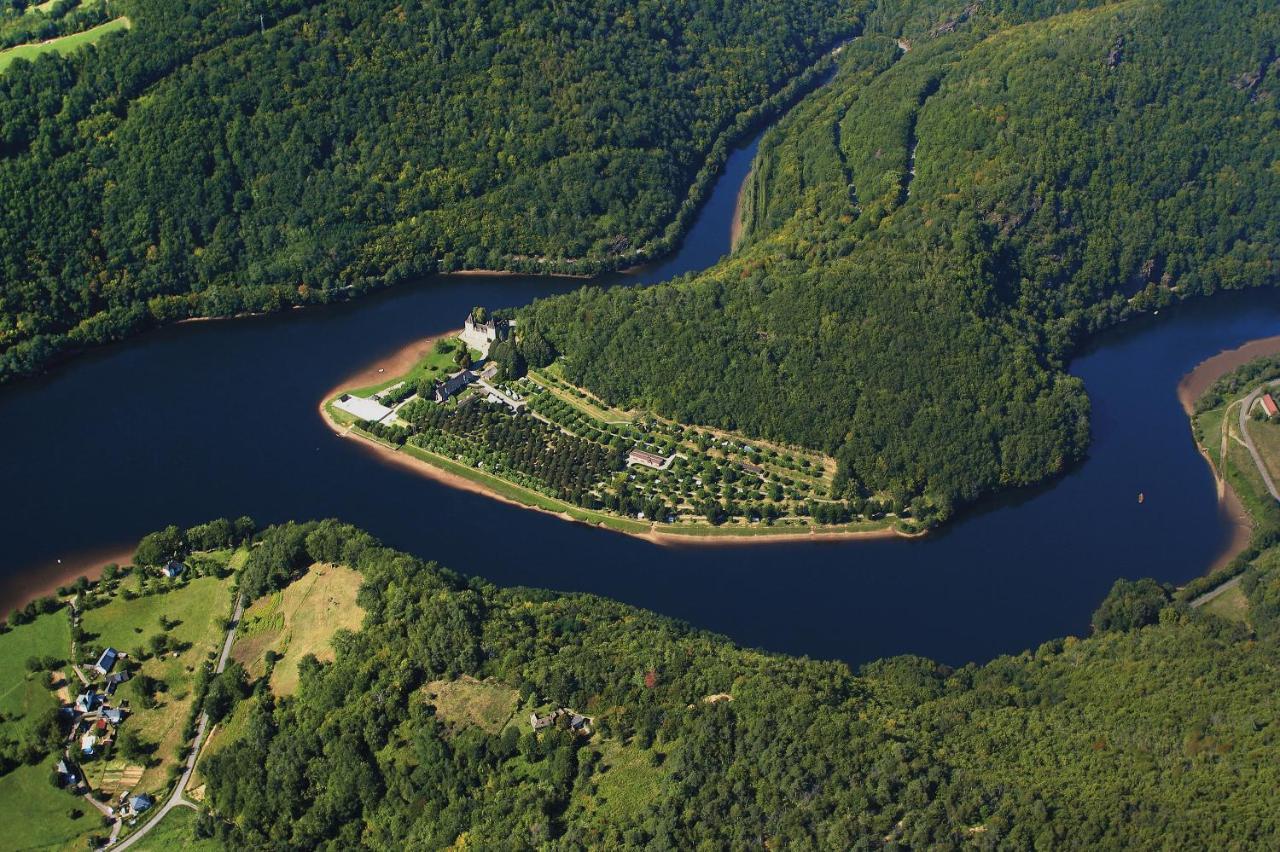 Camping Le Chateau Du Gibanel Saint-Martial-Entraygues Exteriér fotografie