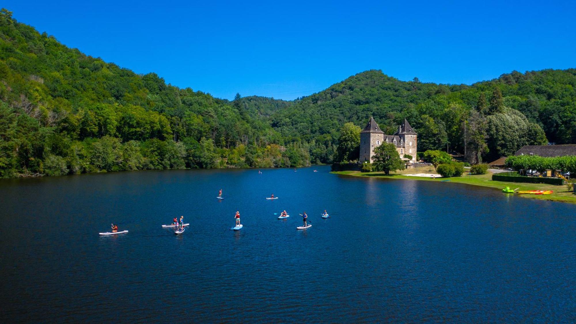 Camping Le Chateau Du Gibanel Saint-Martial-Entraygues Exteriér fotografie
