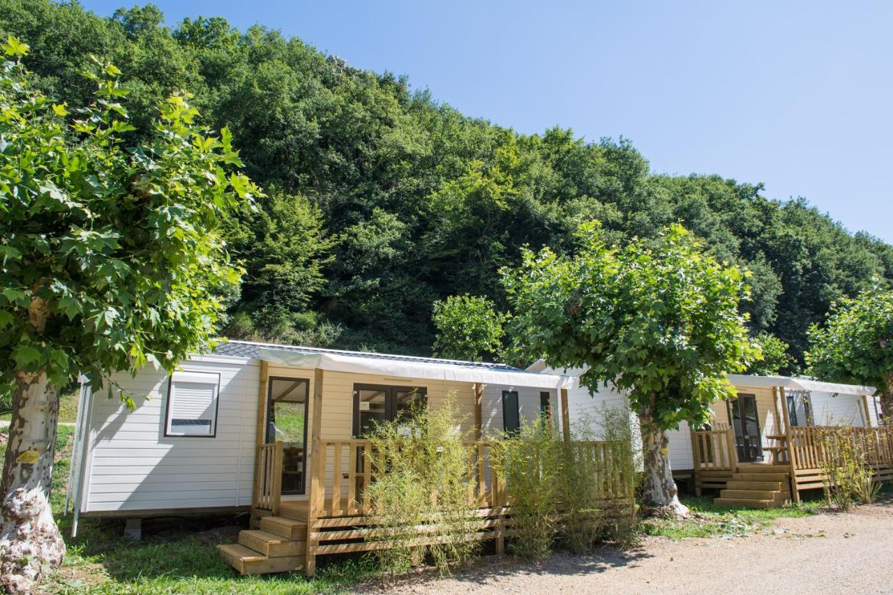 Camping Le Chateau Du Gibanel Saint-Martial-Entraygues Exteriér fotografie