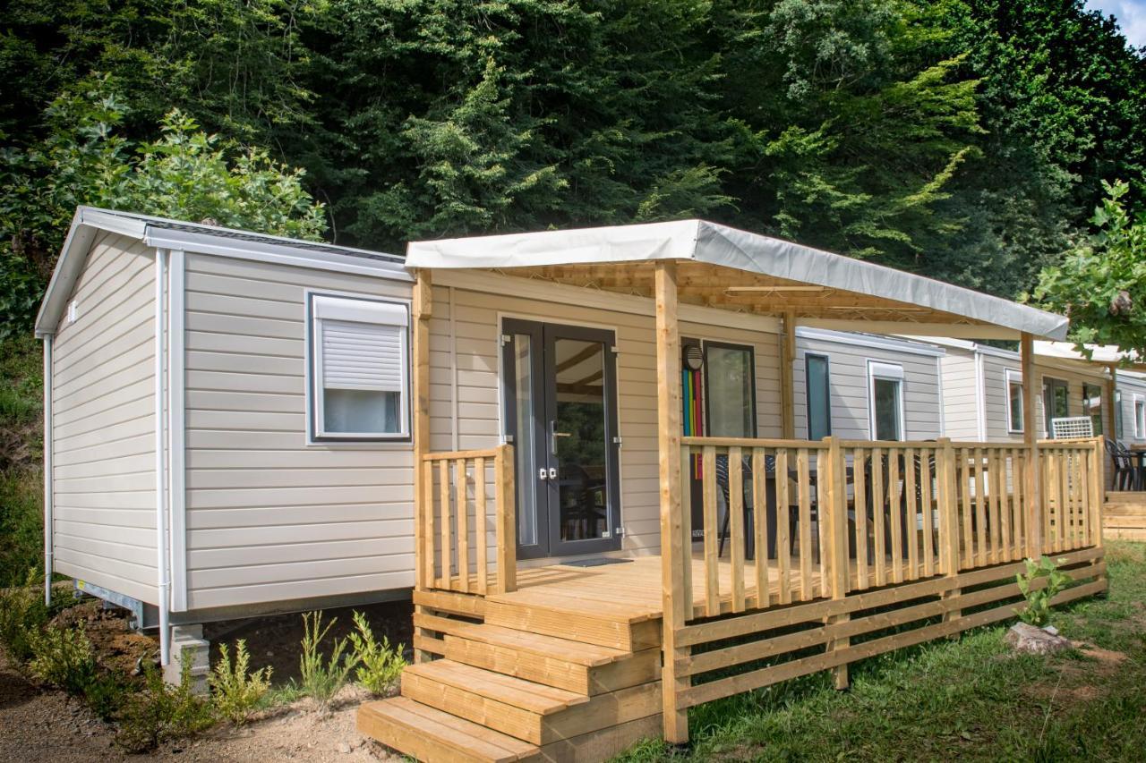 Camping Le Chateau Du Gibanel Saint-Martial-Entraygues Exteriér fotografie